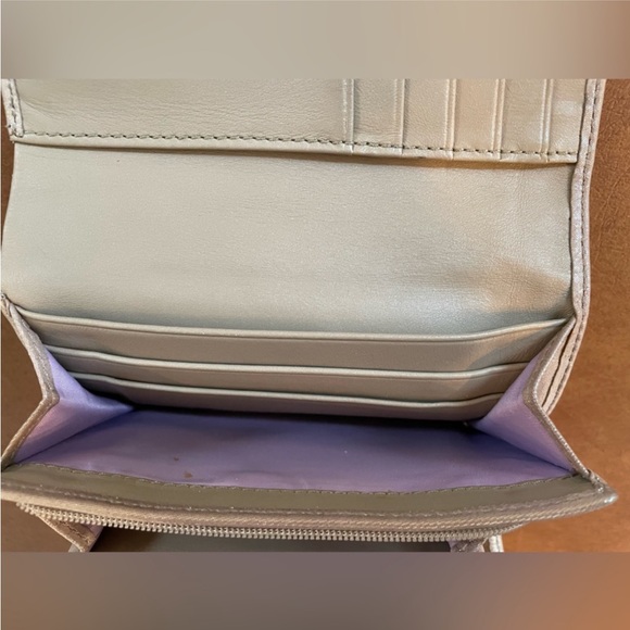 Coach sparkly leather wallet. - Picture 8 of 12